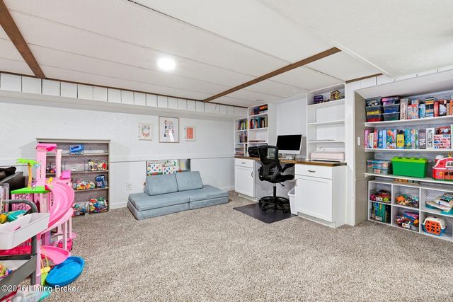 3716 Youngwood Rd, Louisville, KY 40218