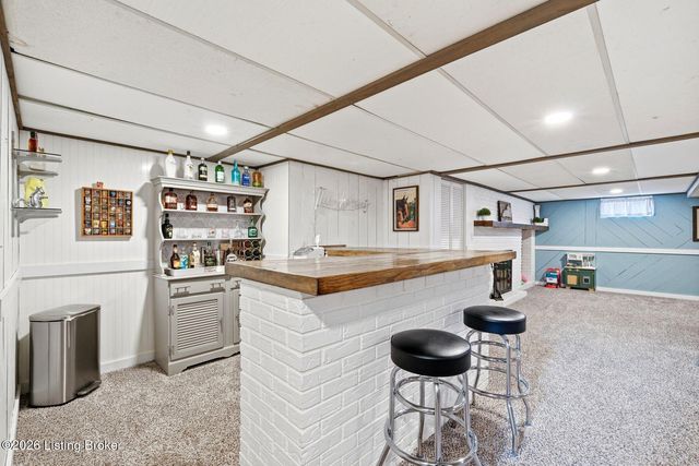 3716 Youngwood Rd, Louisville, KY 40218