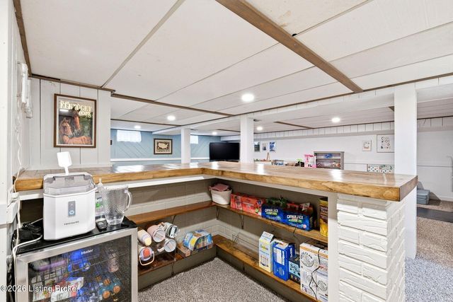 3716 Youngwood Rd, Louisville, KY 40218