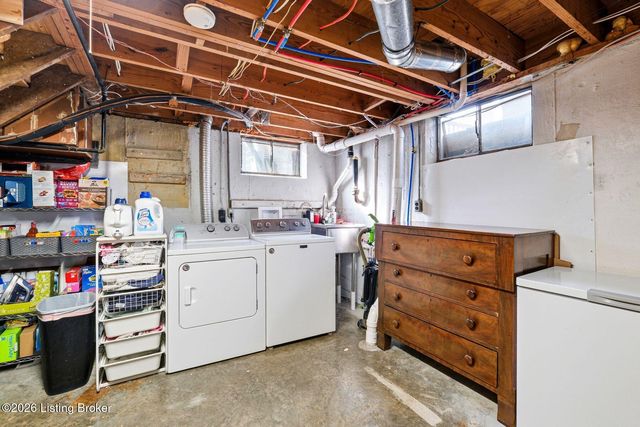 3716 Youngwood Rd, Louisville, KY 40218