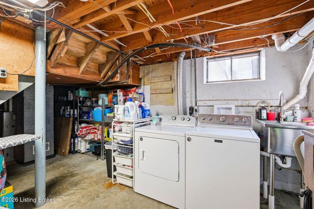 3716 Youngwood Rd, Louisville, KY 40218