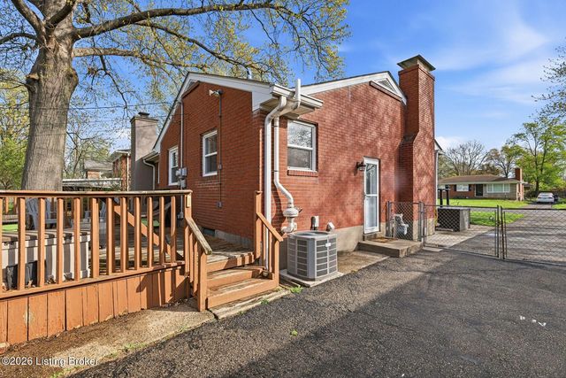 3716 Youngwood Rd, Louisville, KY 40218