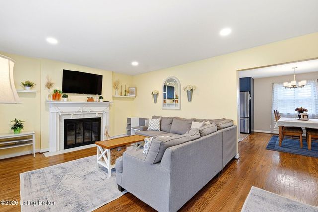 3716 Youngwood Rd, Louisville, KY 40218