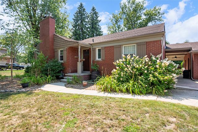 24530 HICKORY Drive, Grosse Ile Twp, MI 48138