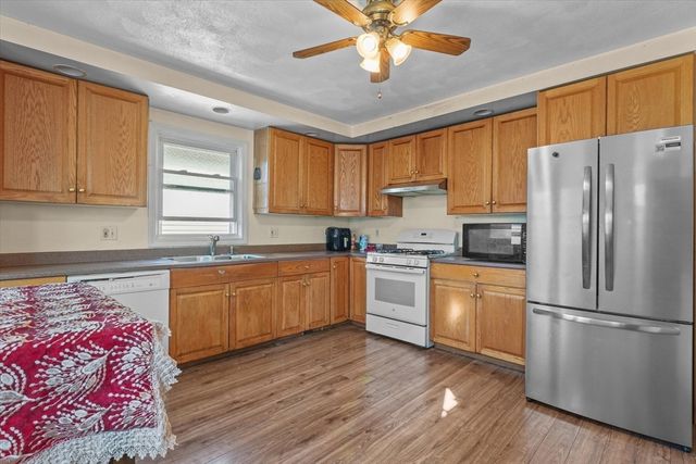 26 Groveland St, Lynn, MA 01902