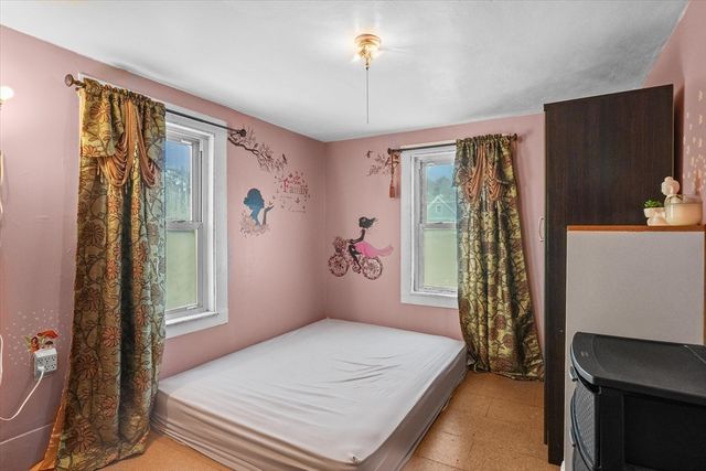 26 Groveland St, Lynn, MA 01902