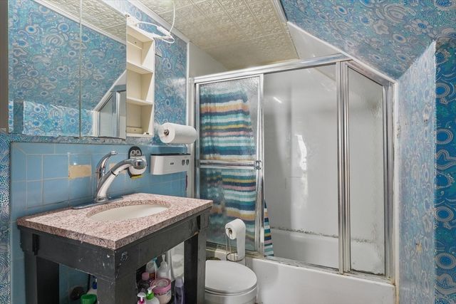 26 Groveland St, Lynn, MA 01902