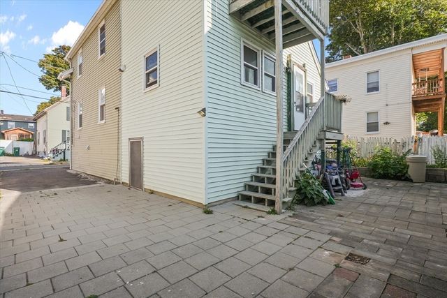26 Groveland St, Lynn, MA 01902