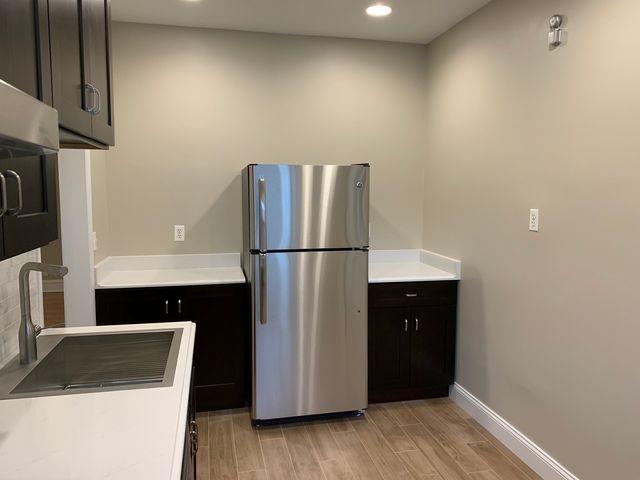 2046 W Farragut Avenue 3, Chicago, IL 60625