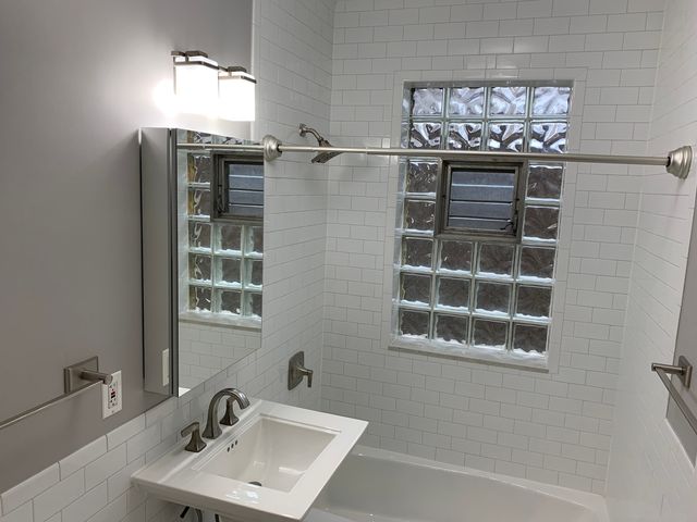 2046 W Farragut Avenue 3, Chicago, IL 60625