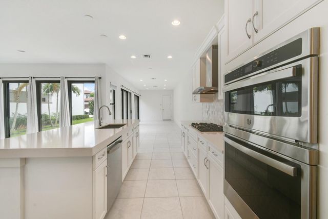 13351 Machiavelli Way, Palm Beach Gardens, FL 33418