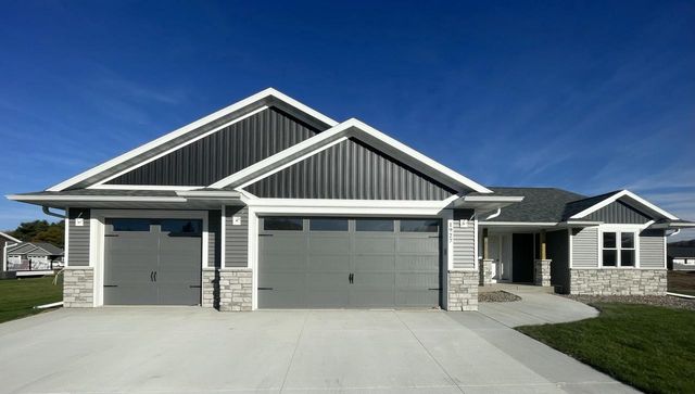 1927 Golden Gate WAY, Holmen, WI 54636