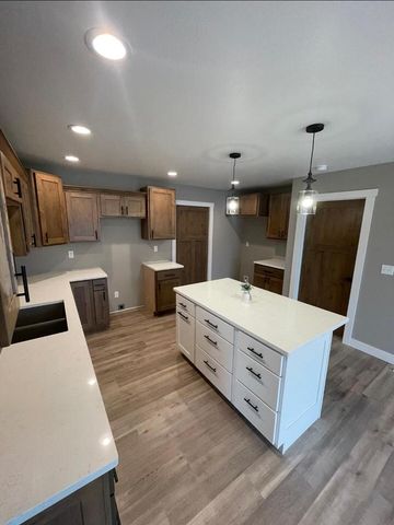 1927 Golden Gate WAY, Holmen, WI 54636