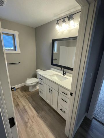 1927 Golden Gate WAY, Holmen, WI 54636