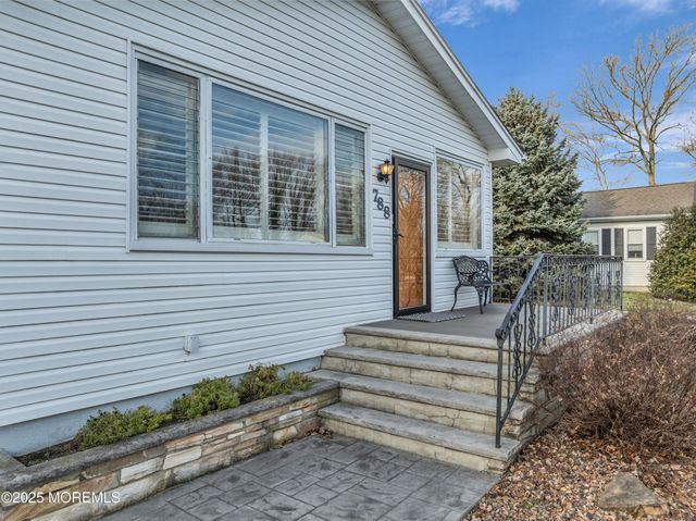 788 Poole Avenue, Hazlet, NJ 07730