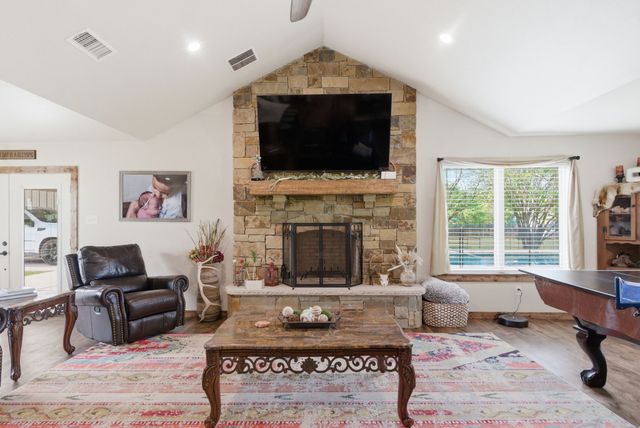 187 County Road 4195, Decatur, TX 76234