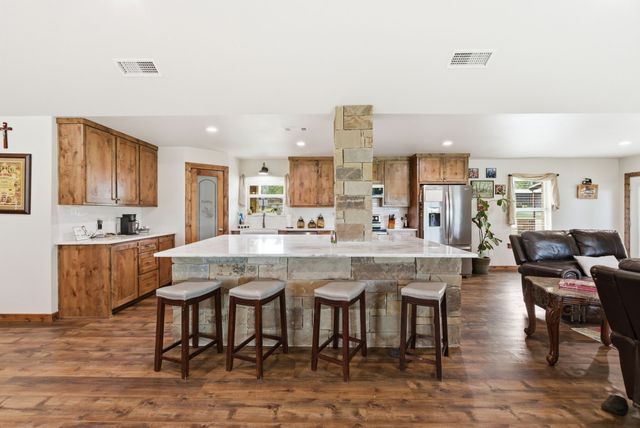 187 County Road 4195, Decatur, TX 76234