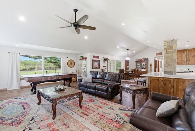 187 County Road 4195, Decatur, TX 76234