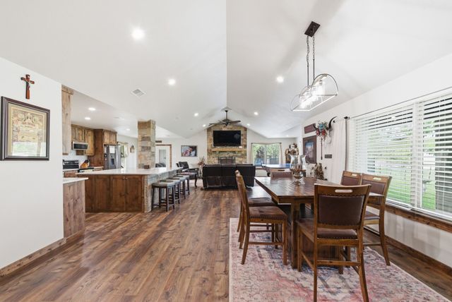 187 County Road 4195, Decatur, TX 76234