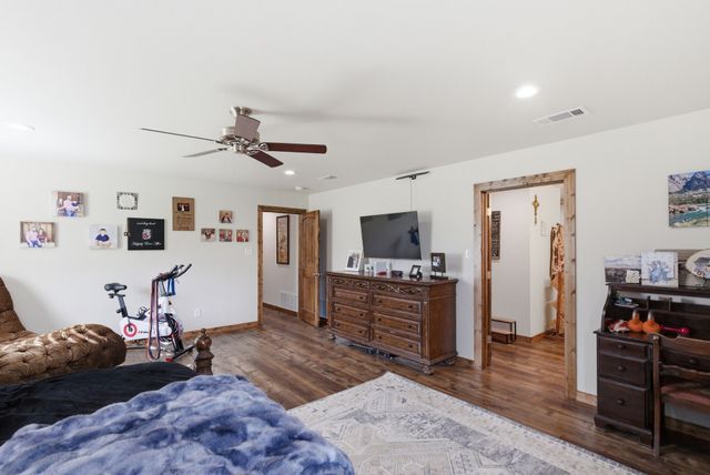 187 County Road 4195, Decatur, TX 76234