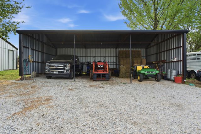 187 County Road 4195, Decatur, TX 76234