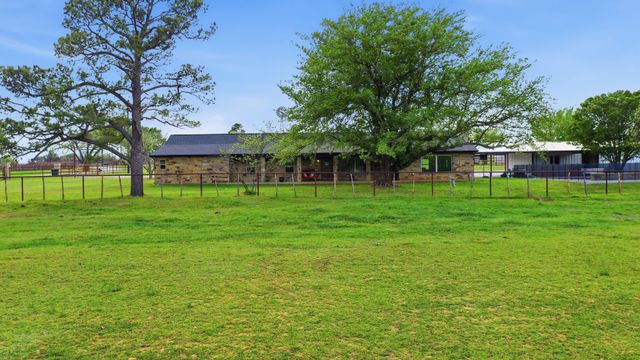 187 County Road 4195, Decatur, TX 76234