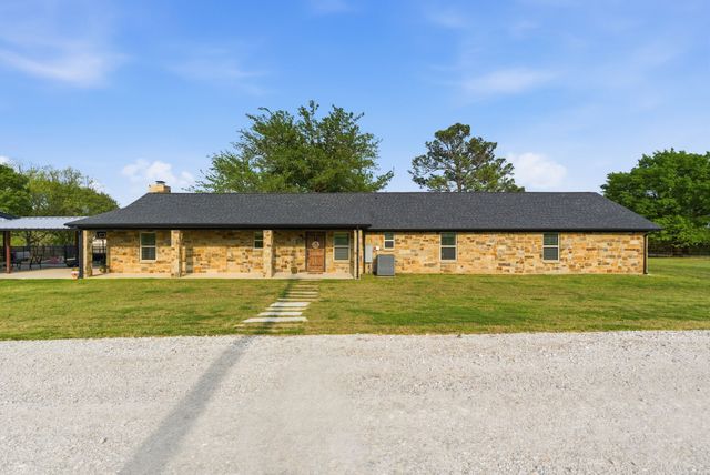 187 County Road 4195, Decatur, TX 76234