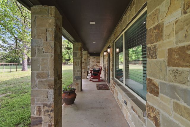 187 County Road 4195, Decatur, TX 76234