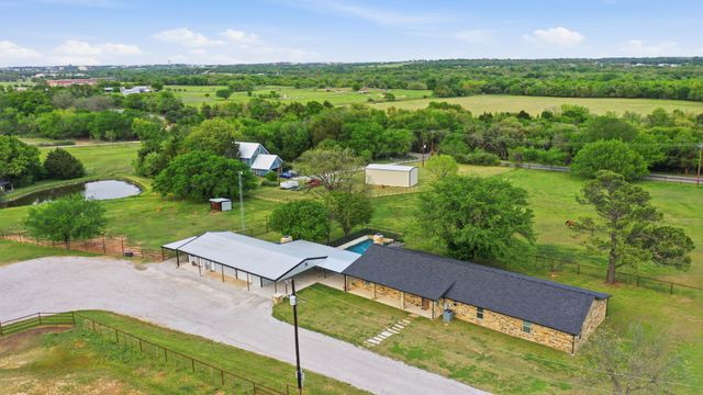 187 County Road 4195, Decatur, TX 76234