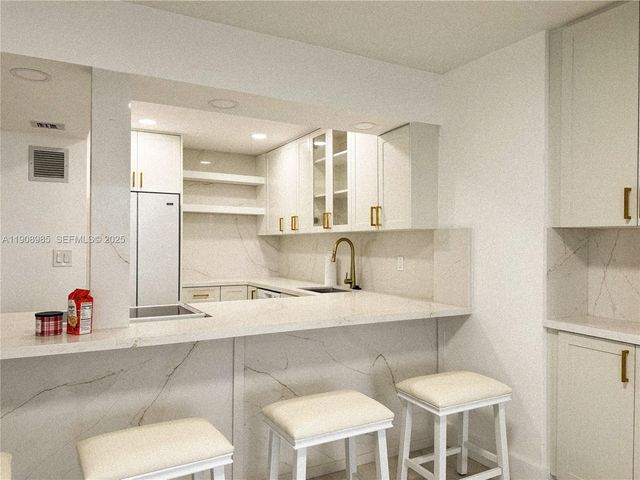 3140 S Ocean Dr 2403, Hallandale Beach, FL 33009