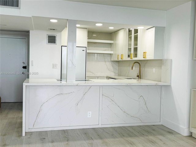 3140 S Ocean Dr 2403, Hallandale Beach, FL 33009