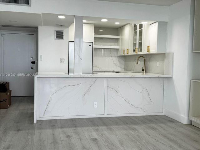 3140 S Ocean Dr 2403, Hallandale Beach, FL 33009