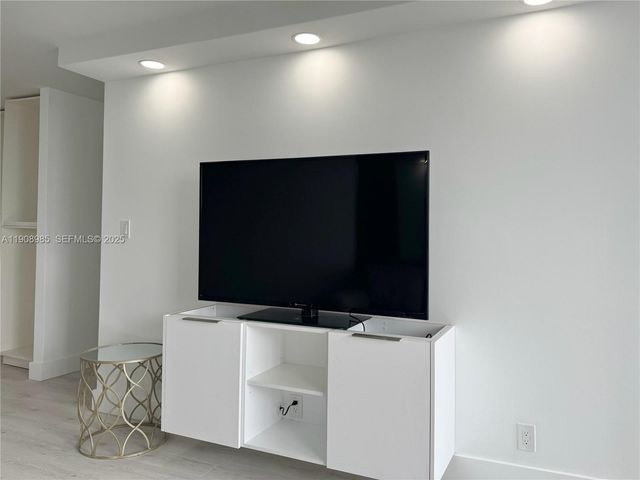 3140 S Ocean Dr 2403, Hallandale Beach, FL 33009