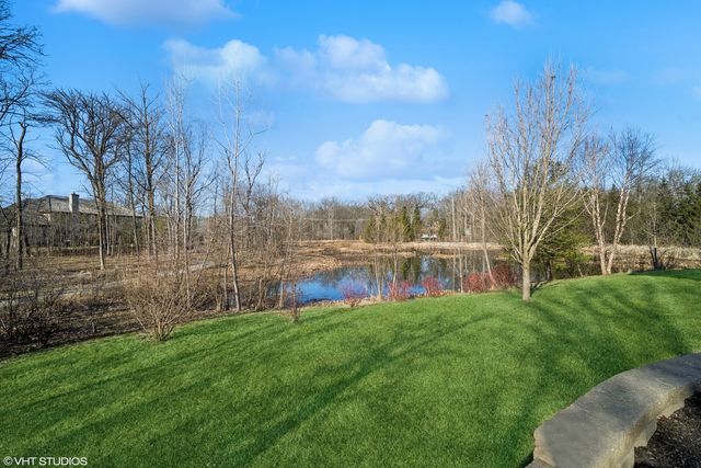 7 Preston Court, Lincolnshire, IL 60069