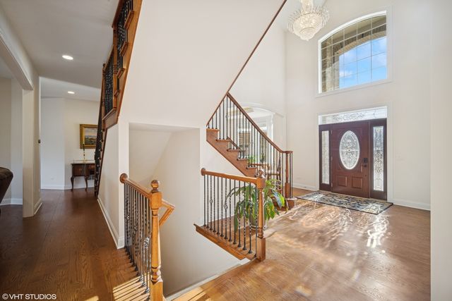 7 Preston Court, Lincolnshire, IL 60069