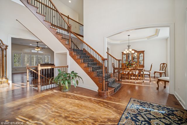 7 Preston Court, Lincolnshire, IL 60069