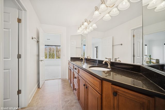 7 Preston Court, Lincolnshire, IL 60069