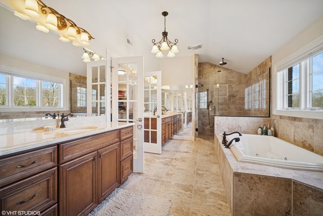 7 Preston Court, Lincolnshire, IL 60069