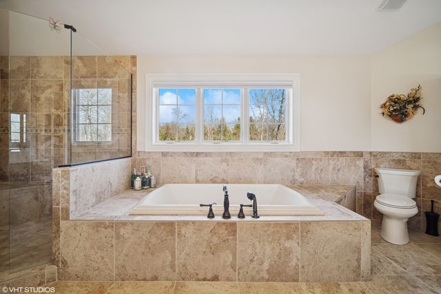 7 Preston Court, Lincolnshire, IL 60069