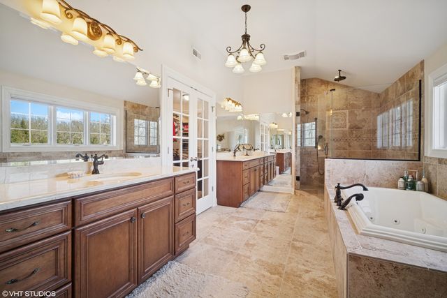 7 Preston Court, Lincolnshire, IL 60069