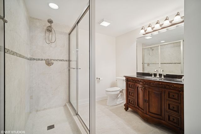 7 Preston Court, Lincolnshire, IL 60069