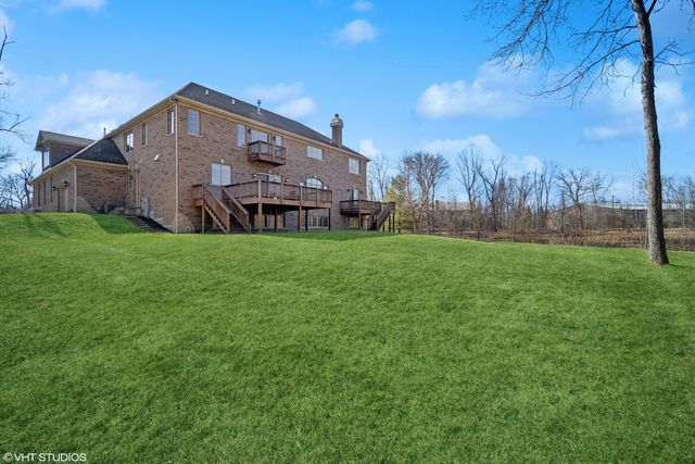 7 Preston Court, Lincolnshire, IL 60069