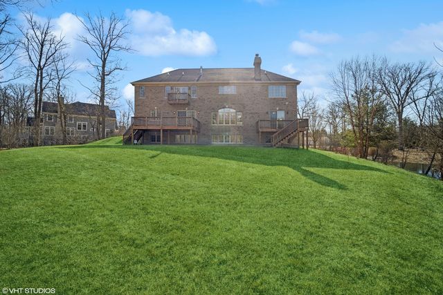 7 Preston Court, Lincolnshire, IL 60069