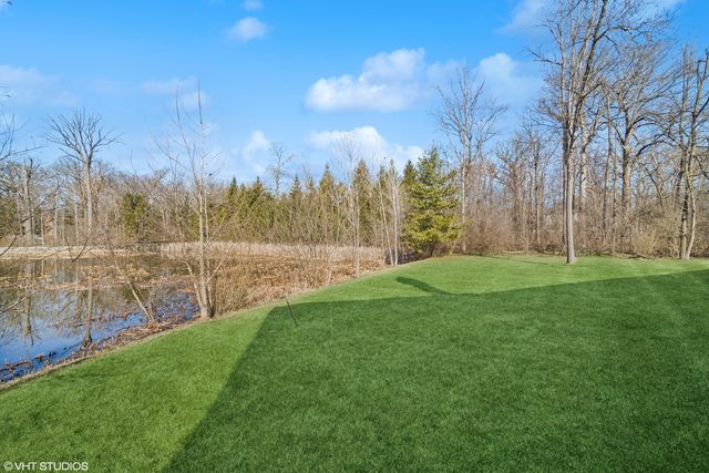 7 Preston Court, Lincolnshire, IL 60069