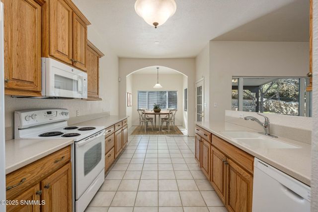 760 Indian Hollow Road, Las Cruces, NM 88011