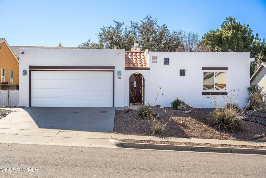 760 Indian Hollow Road, Las Cruces, NM 88011