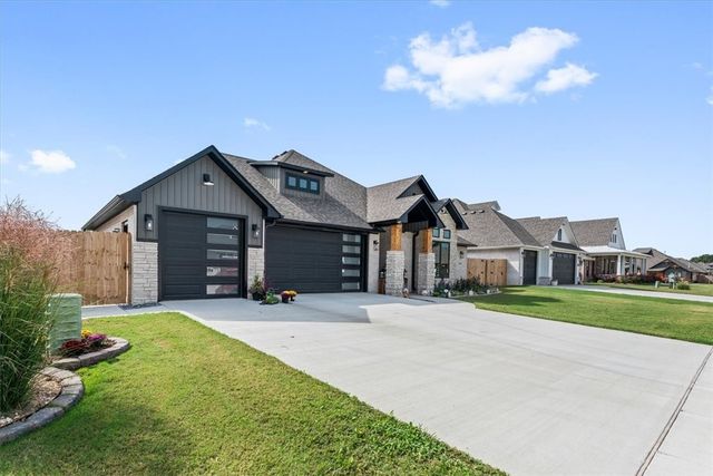 1805 Gaines Street, Pea Ridge, AR 72751