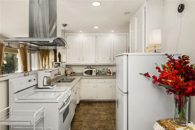 14201 Cameron, North Tustin, CA 92705