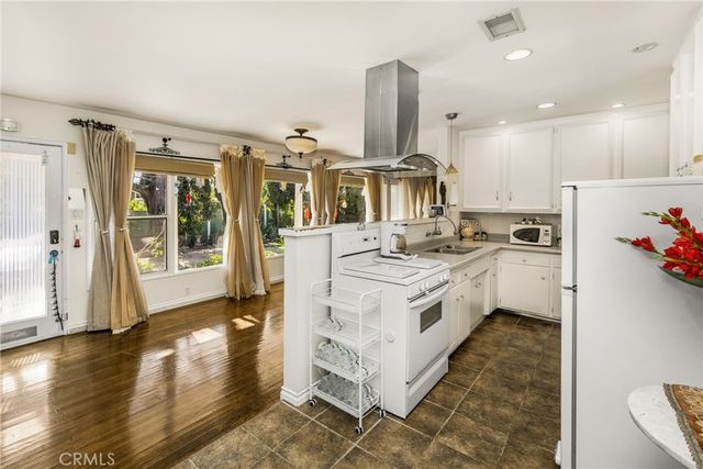 14201 Cameron, North Tustin, CA 92705