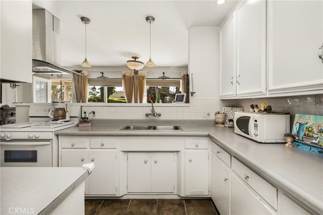 14201 Cameron, North Tustin, CA 92705